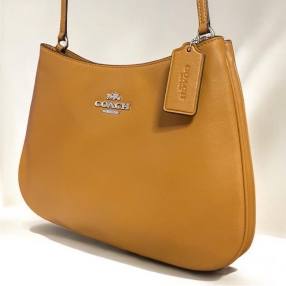 Coach Handbags - COACH Smooth Leather Light Saddle 10”x 7” Shoulder Bag C0952